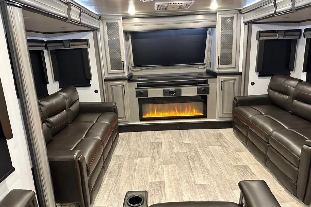 2022 Keystone Montana 3763BP Fifth Wheel