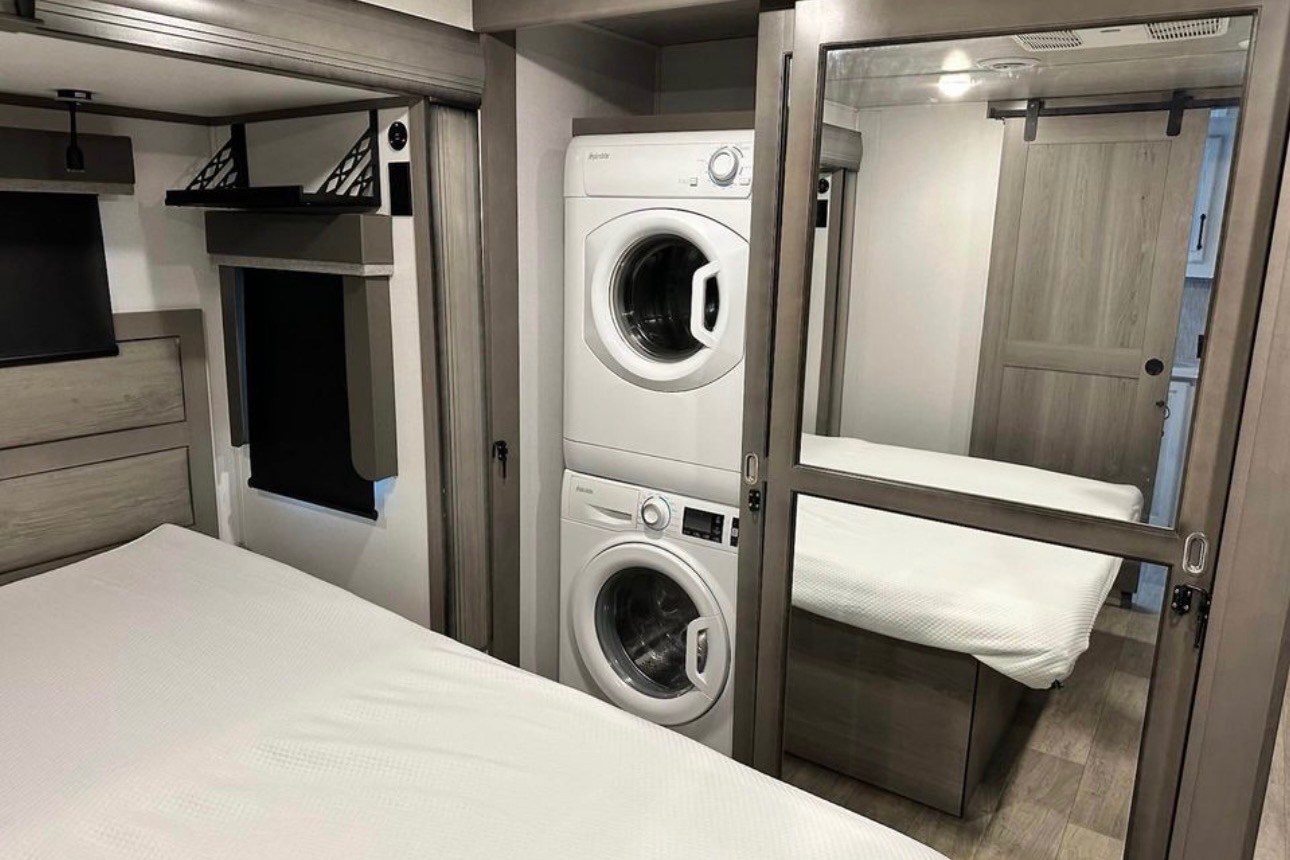 2022 Keystone Montana 3763BP Fifth Wheel