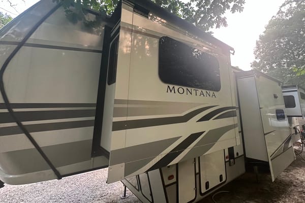 2022 Keystone Montana 3763BP Fifth Wheel