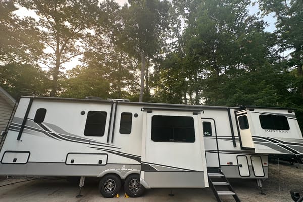 2022 Keystone Montana 3763BP Fifth Wheel