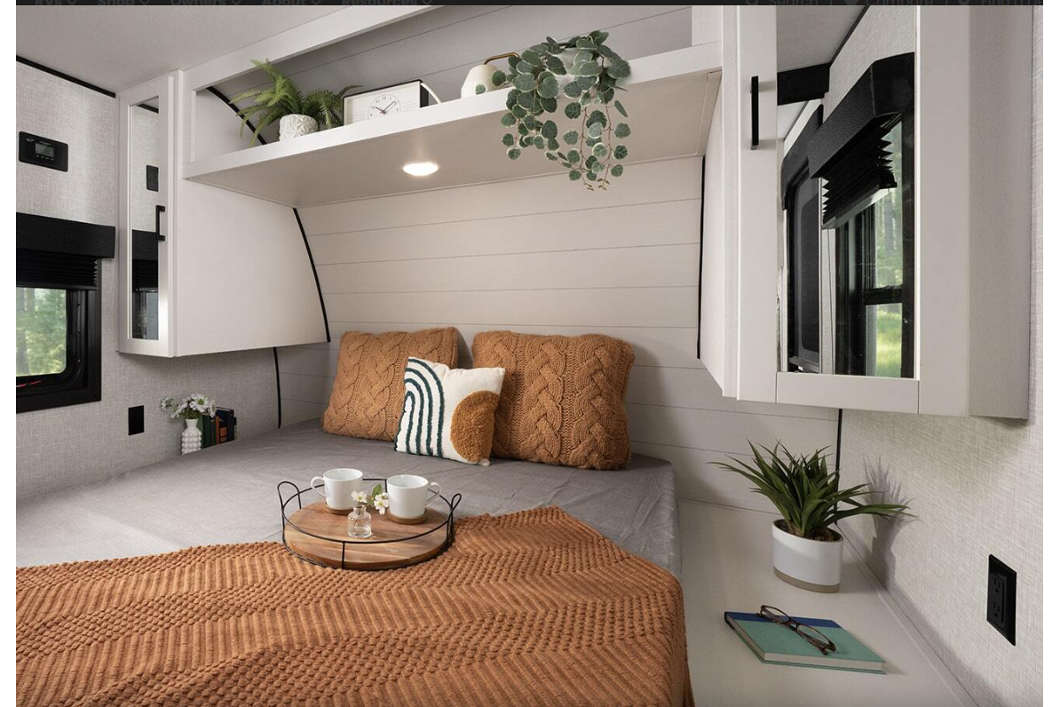Irma's Highland Ridge RV 26BHS Travel Trailer W/Solar