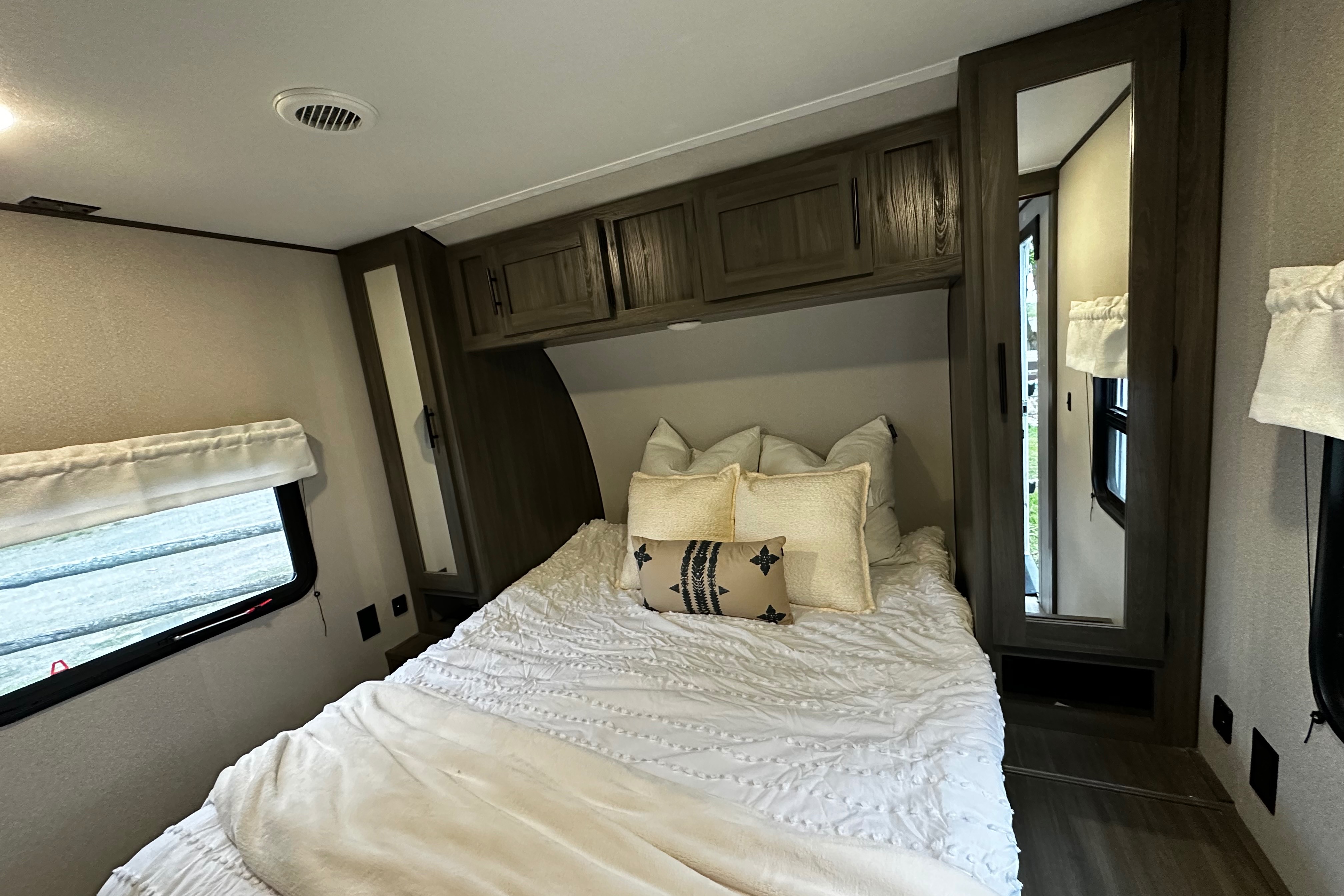 Grand River Comfortline Bunkhouse Escape