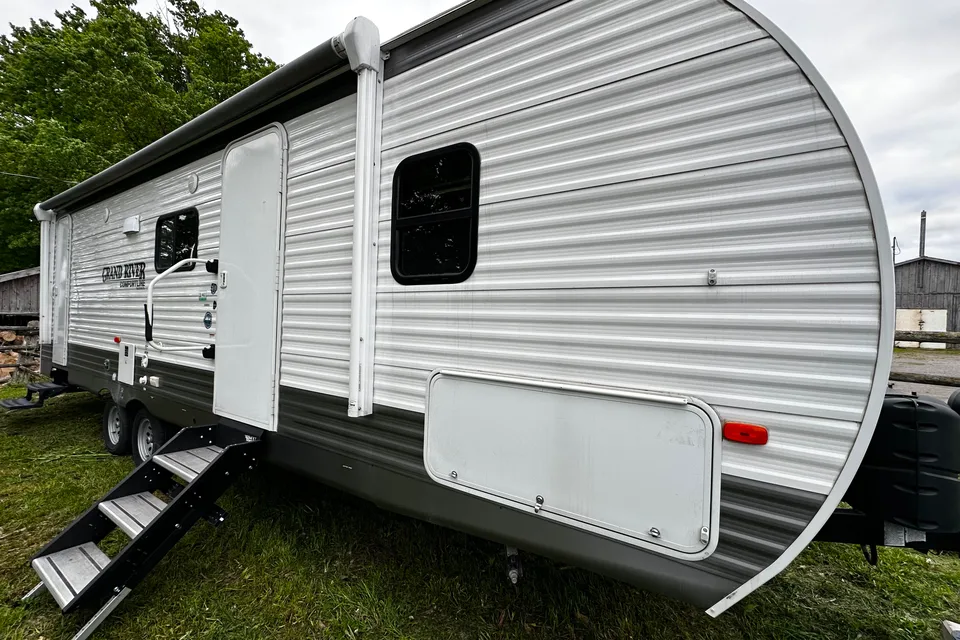 Grand River Comfortline Bunkhouse Escape