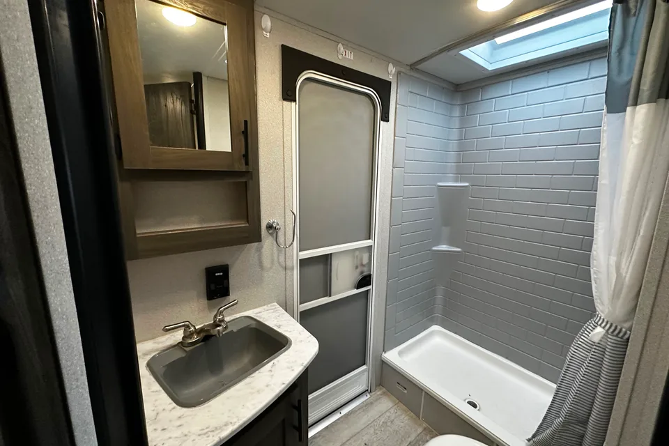 Grand River Comfortline Bunkhouse Escape