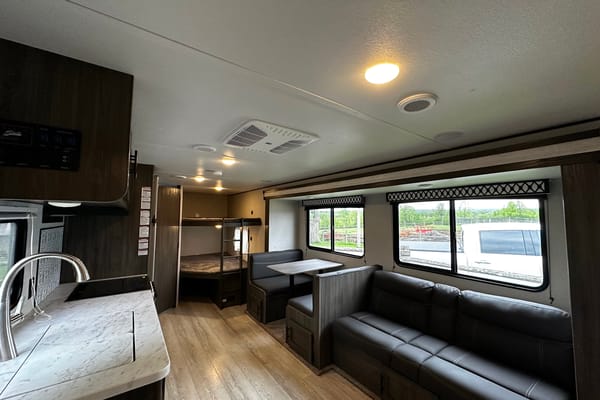 Grand River Comfortline Bunkhouse Escape