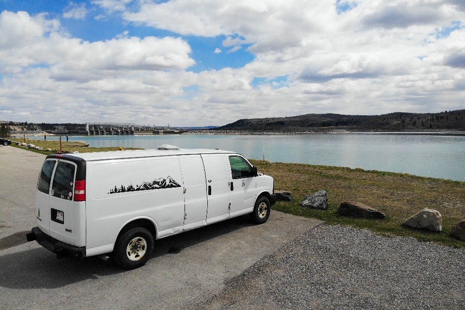 Banff Scenic Cruiser | Reliable & Comfy GMC 2500