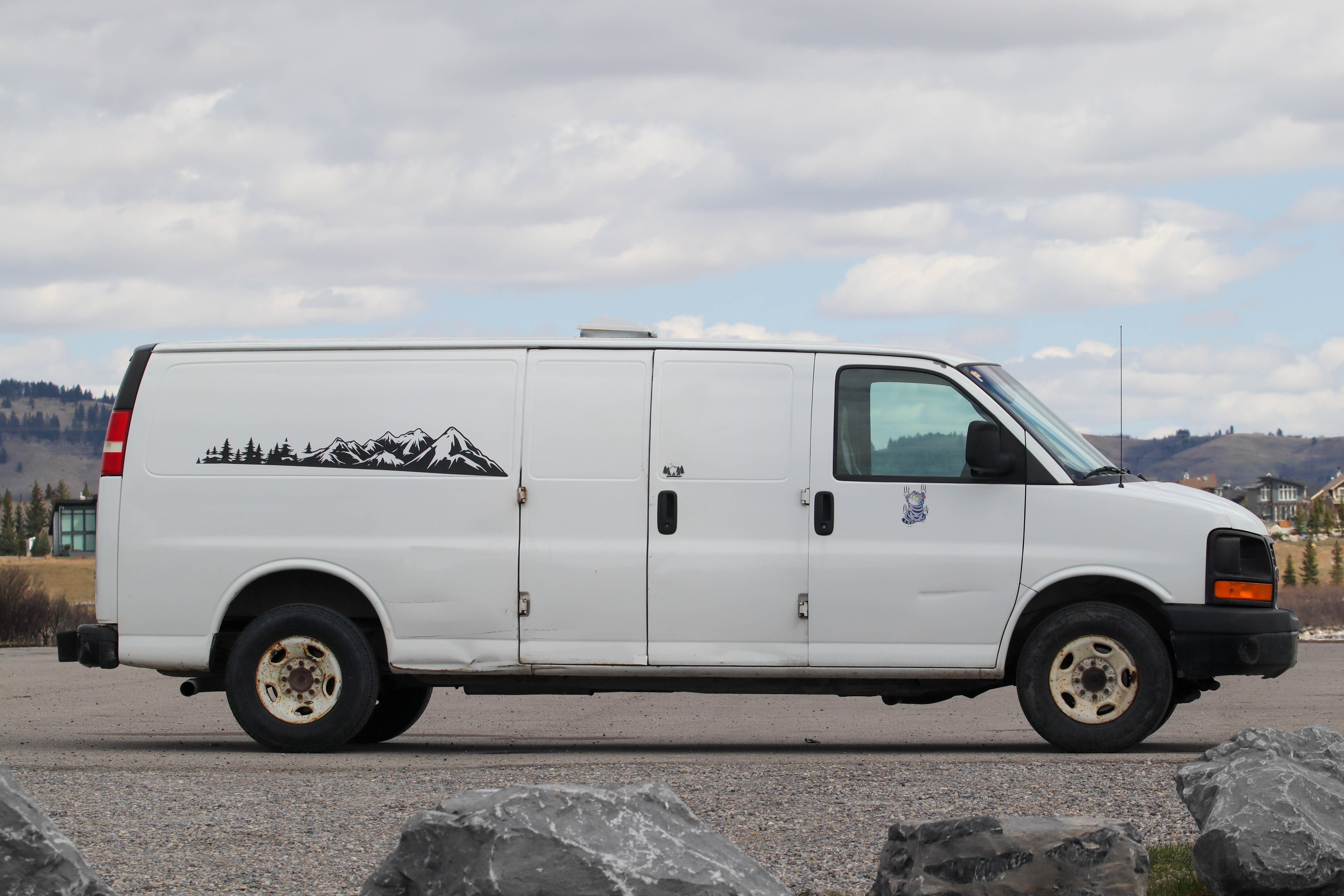 Banff Scenic Cruiser | Reliable & Comfy GMC 2500
