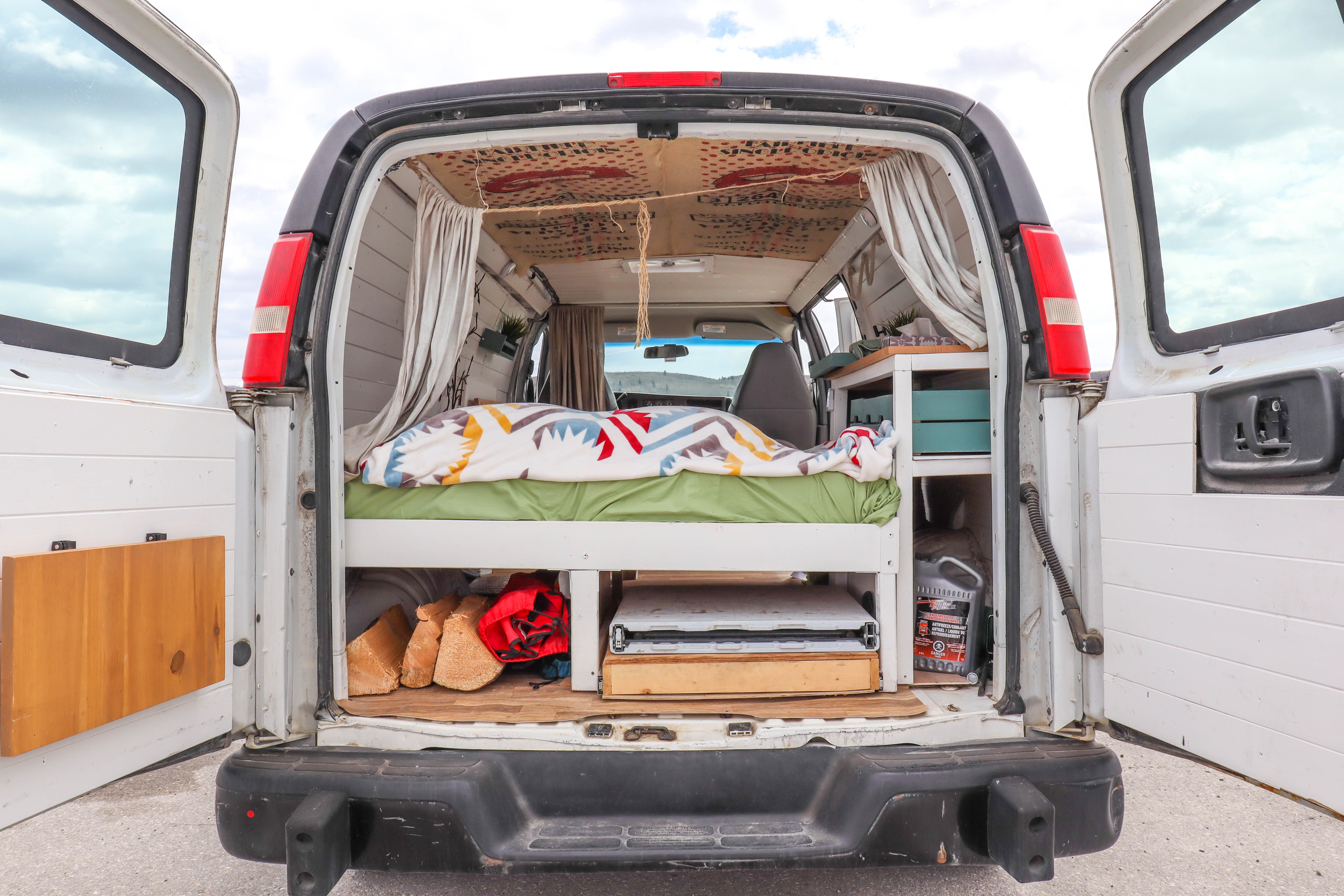 Banff Scenic Cruiser | Reliable & Comfy GMC 2500