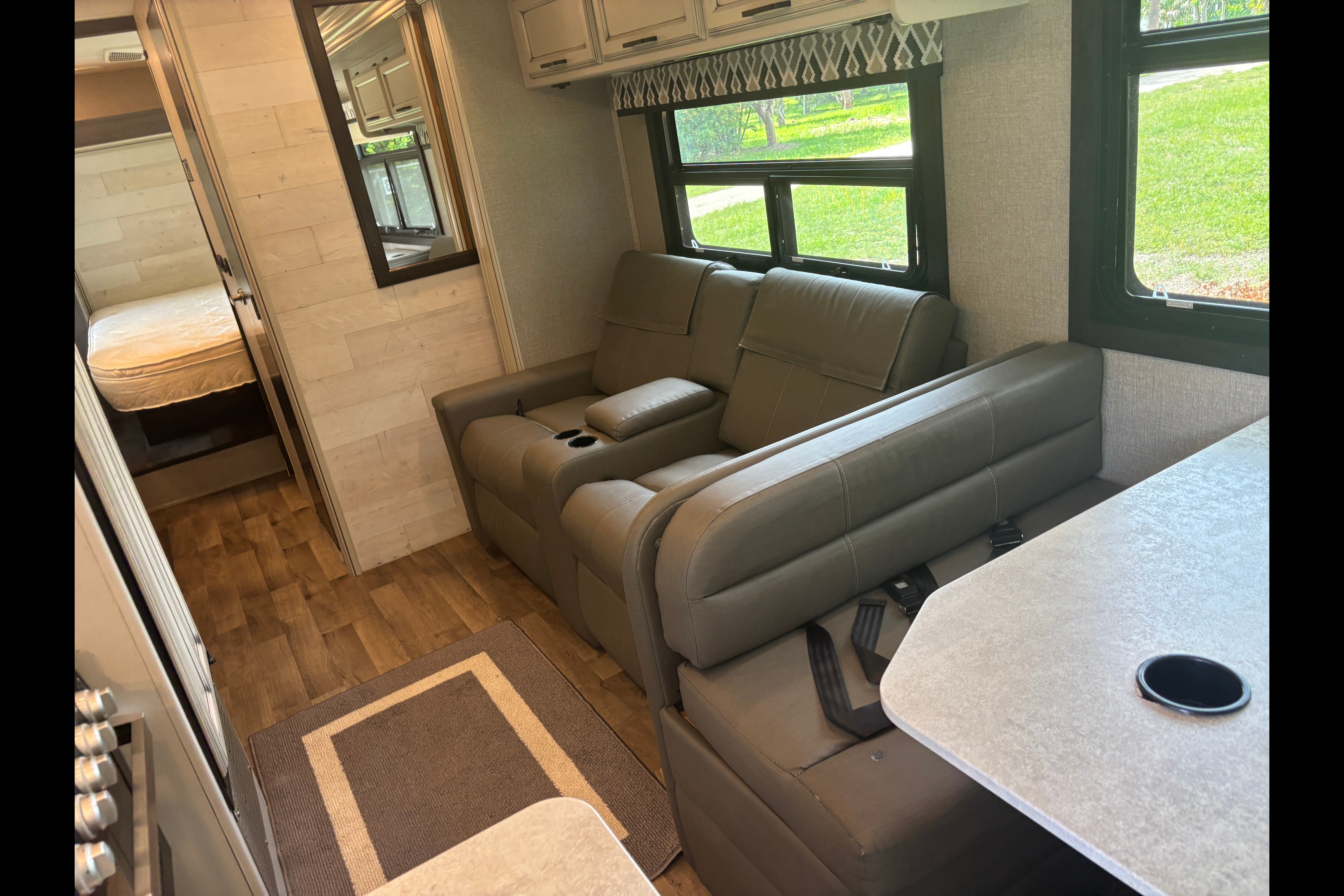 GREYHAWK- 250 miles incl. per day