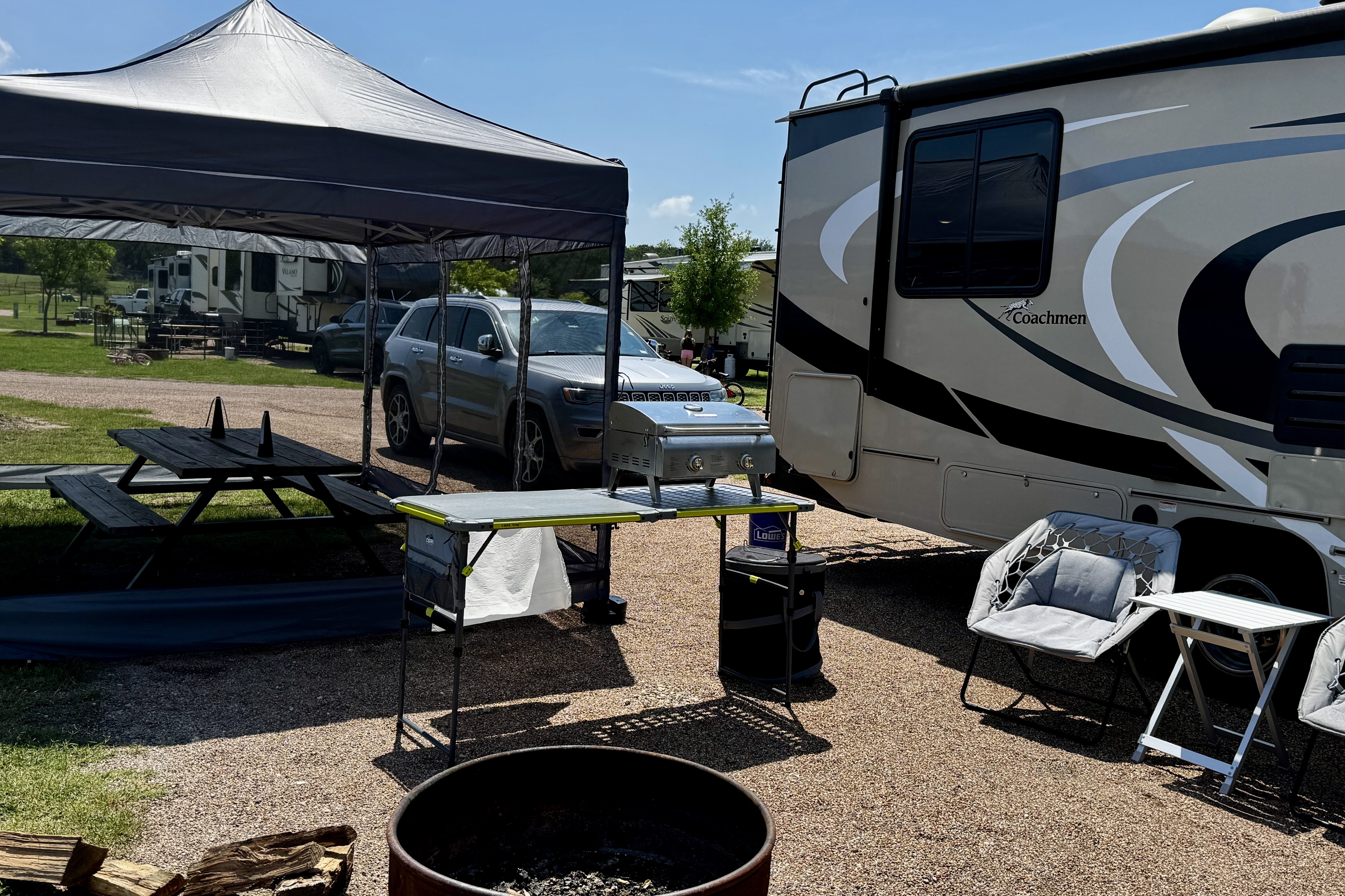 Hit the road in style and comfort! 2021 Coachmen Leprechaun!