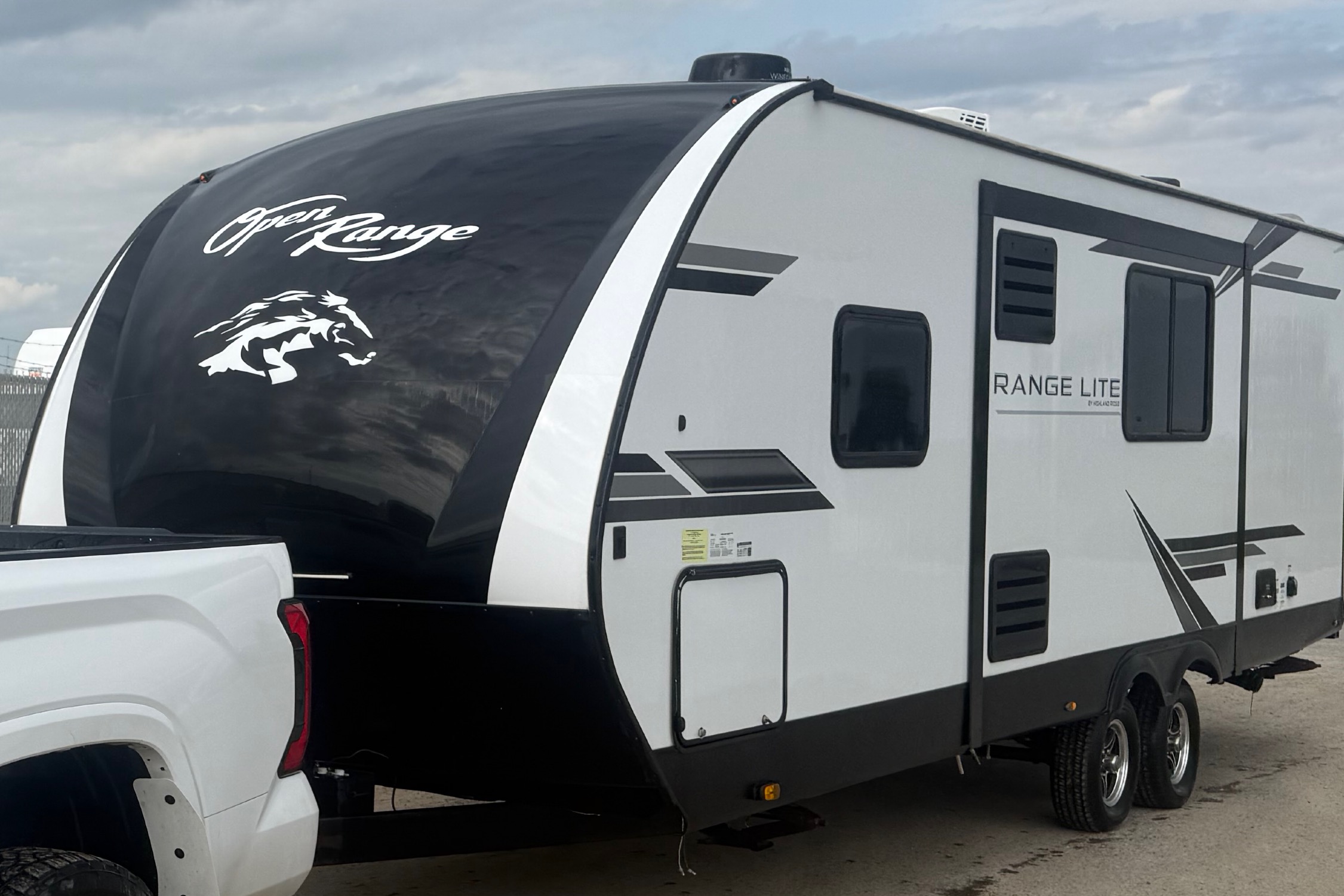 Highland Ridge RV Range lite 241BH Travel Trailer