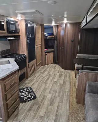 Jeff's Jayco Jay Feather 27BH Travel Trailer