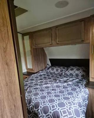 Jeff's Jayco Jay Feather 27BH Travel Trailer