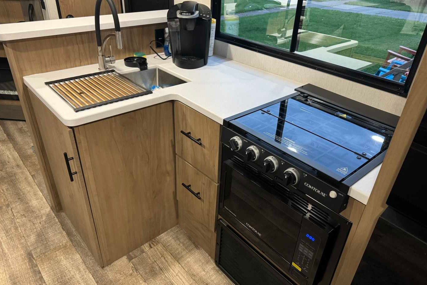 Cozy and Bright Campsite Reserve 26CJ Travel Trailer