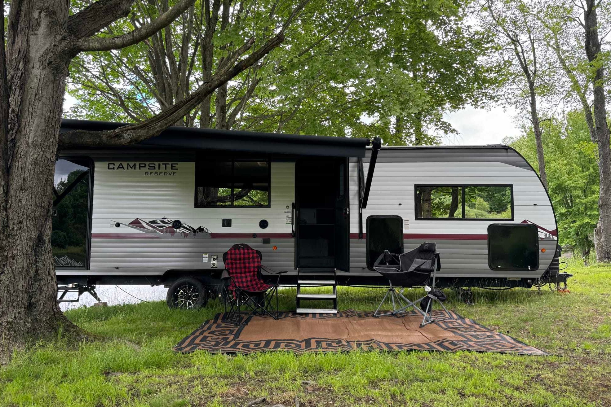 Cozy and Bright Campsite Reserve 26CJ Travel Trailer