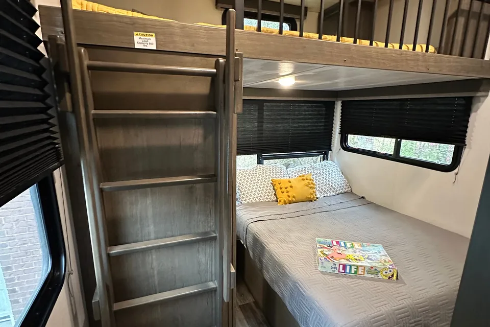 Cougar Camping 364-BHL Fifth Wheel