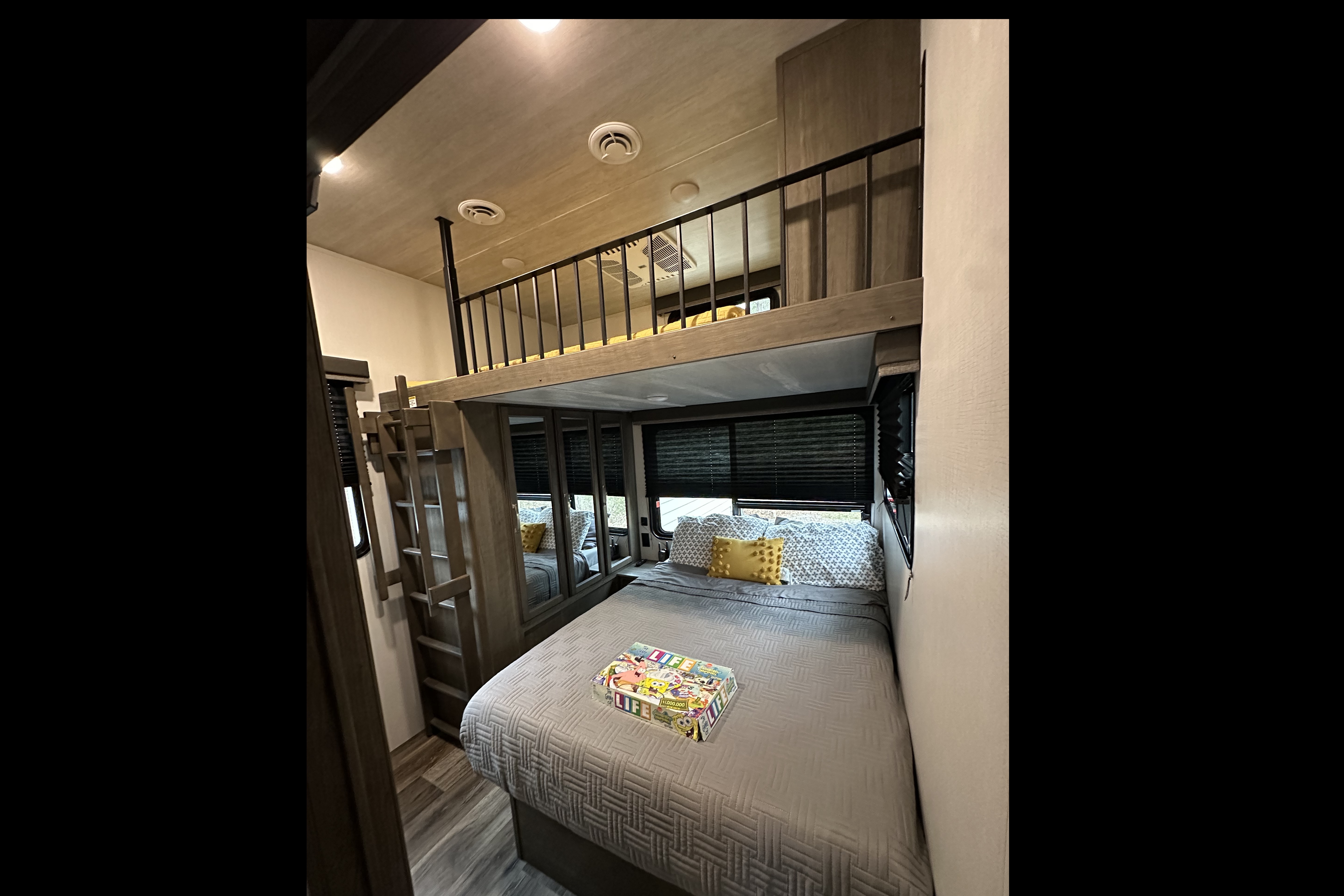 Cougar Camping 364-BHL Fifth Wheel