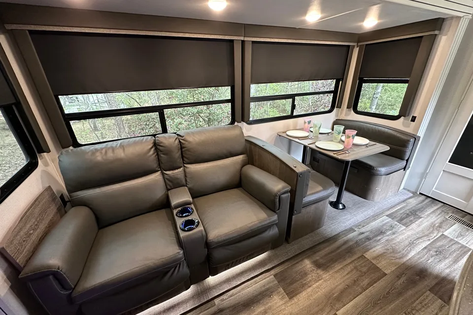 Cougar Camping 364-BHL Fifth Wheel