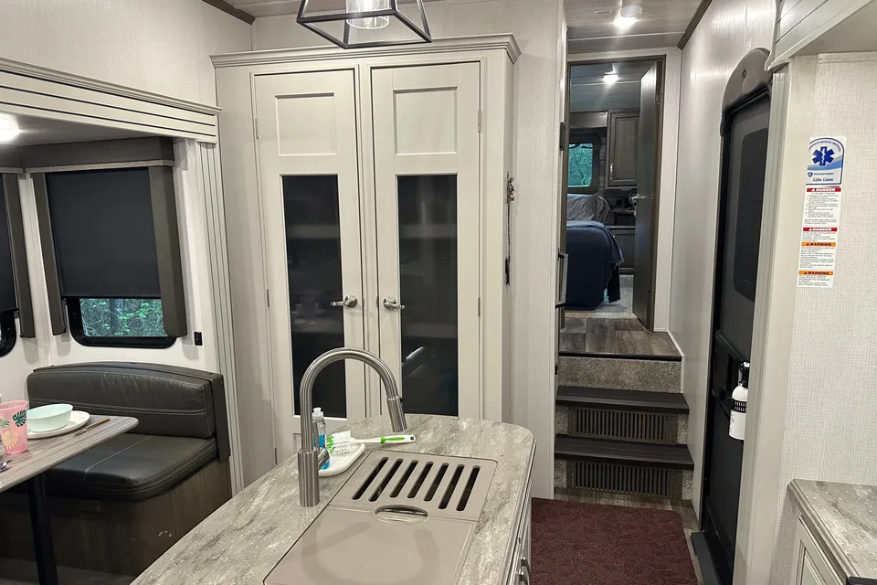 Cougar Camping 364-BHL Fifth Wheel
