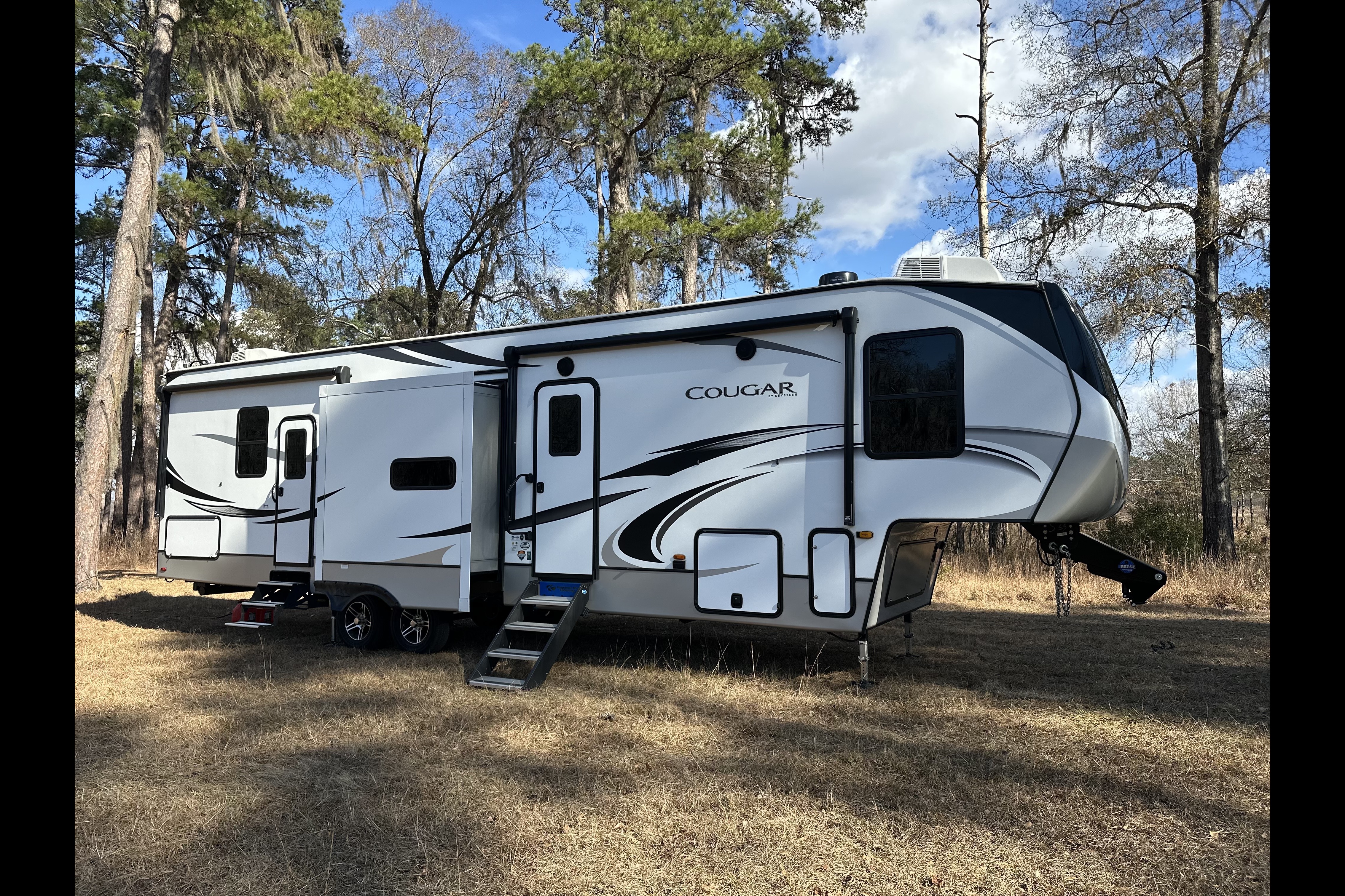 Cougar Camping 364-BHL Fifth Wheel