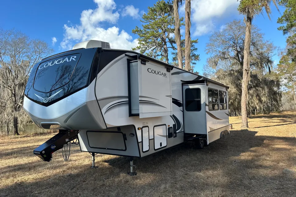 Cougar Camping 364-BHL Fifth Wheel