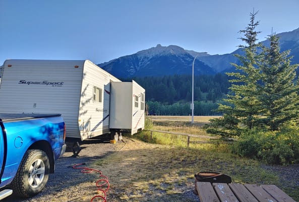 Benjamin's R-Vision 26BHS Travel Trailer