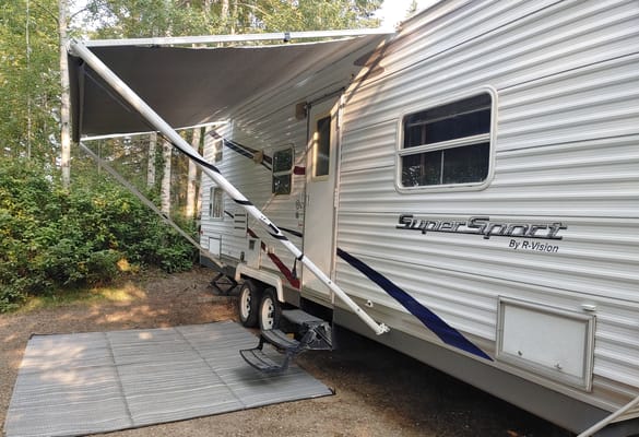 Benjamin's R-Vision 26BHS Travel Trailer