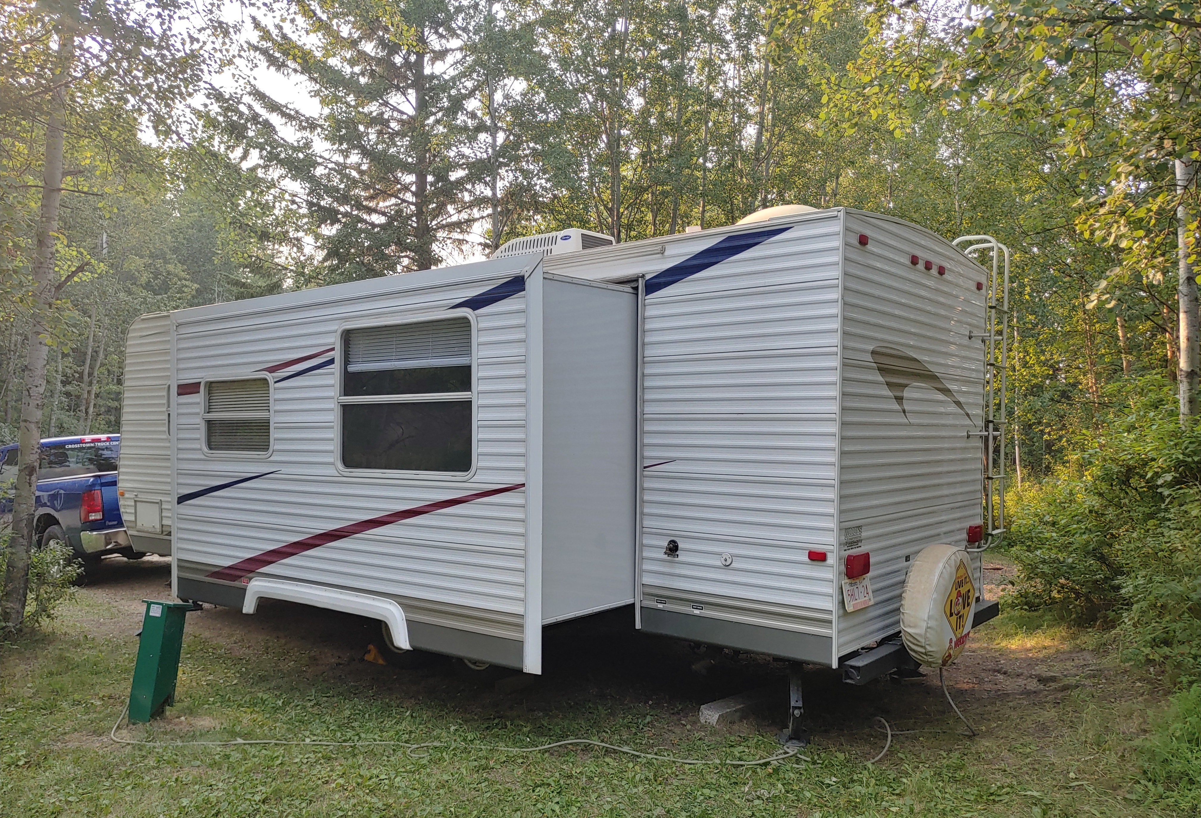Benjamin's R-Vision 26BHS Travel Trailer