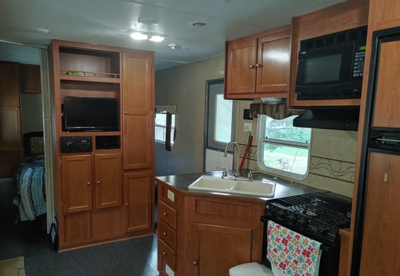 Benjamin's R-Vision 26BHS Travel Trailer