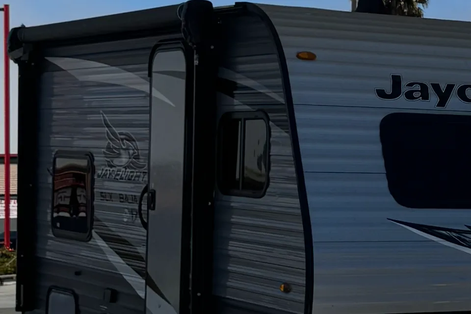 Henry's Jayco Jay Flight 154BH Travel Trailer