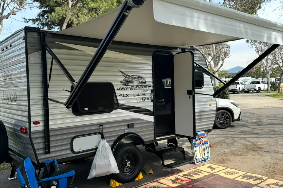 Henry's Jayco Jay Flight 154BH Travel Trailer