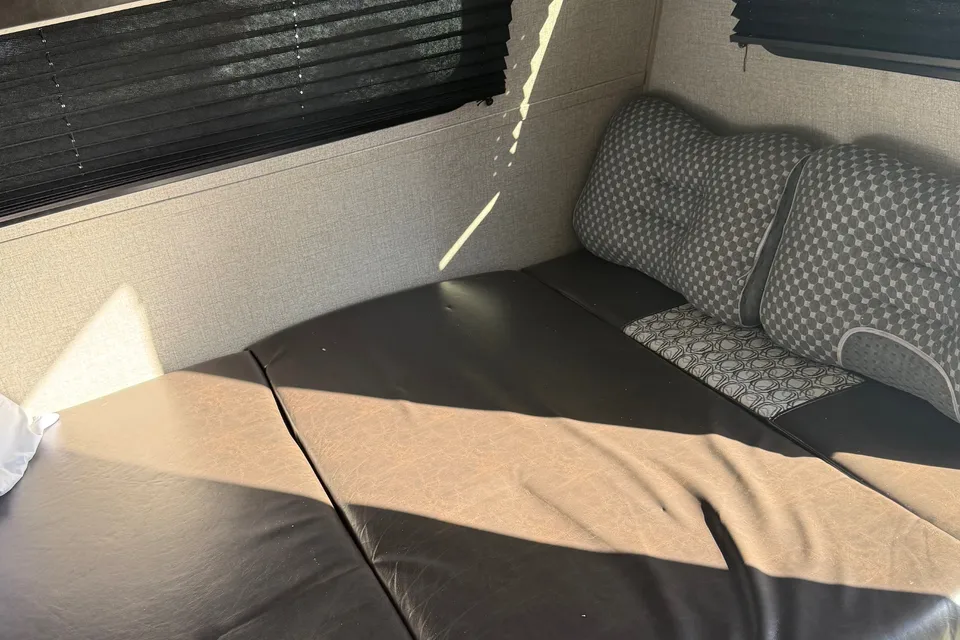 Henry's Jayco Jay Flight 154BH Travel Trailer