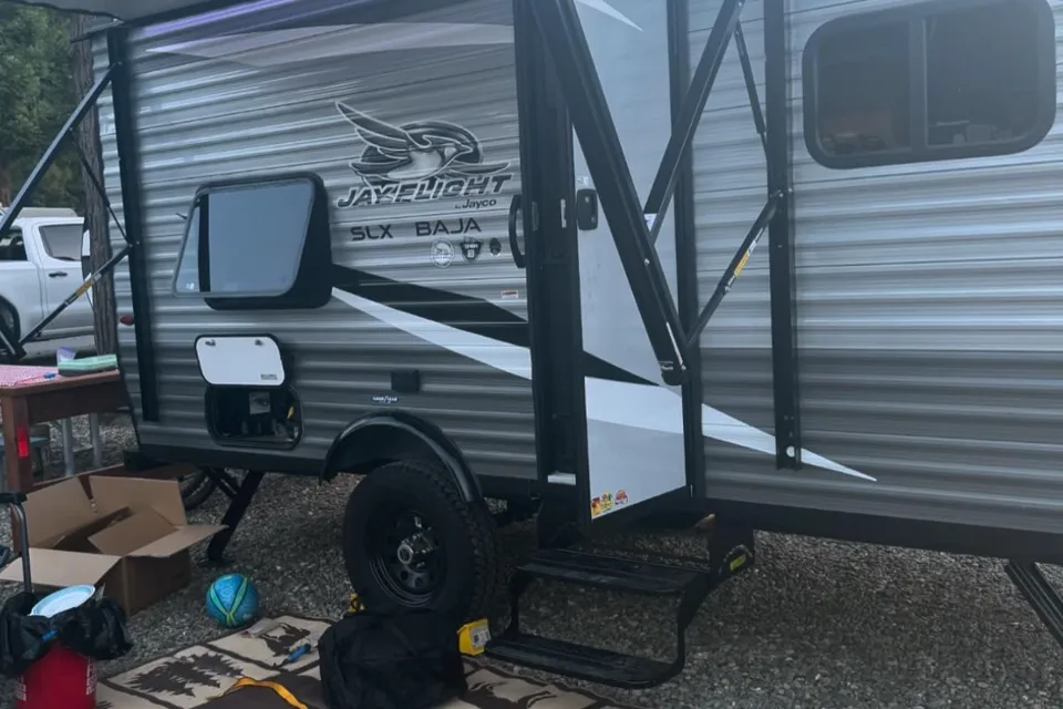 Henry's Jayco Jay Flight 154BH Travel Trailer