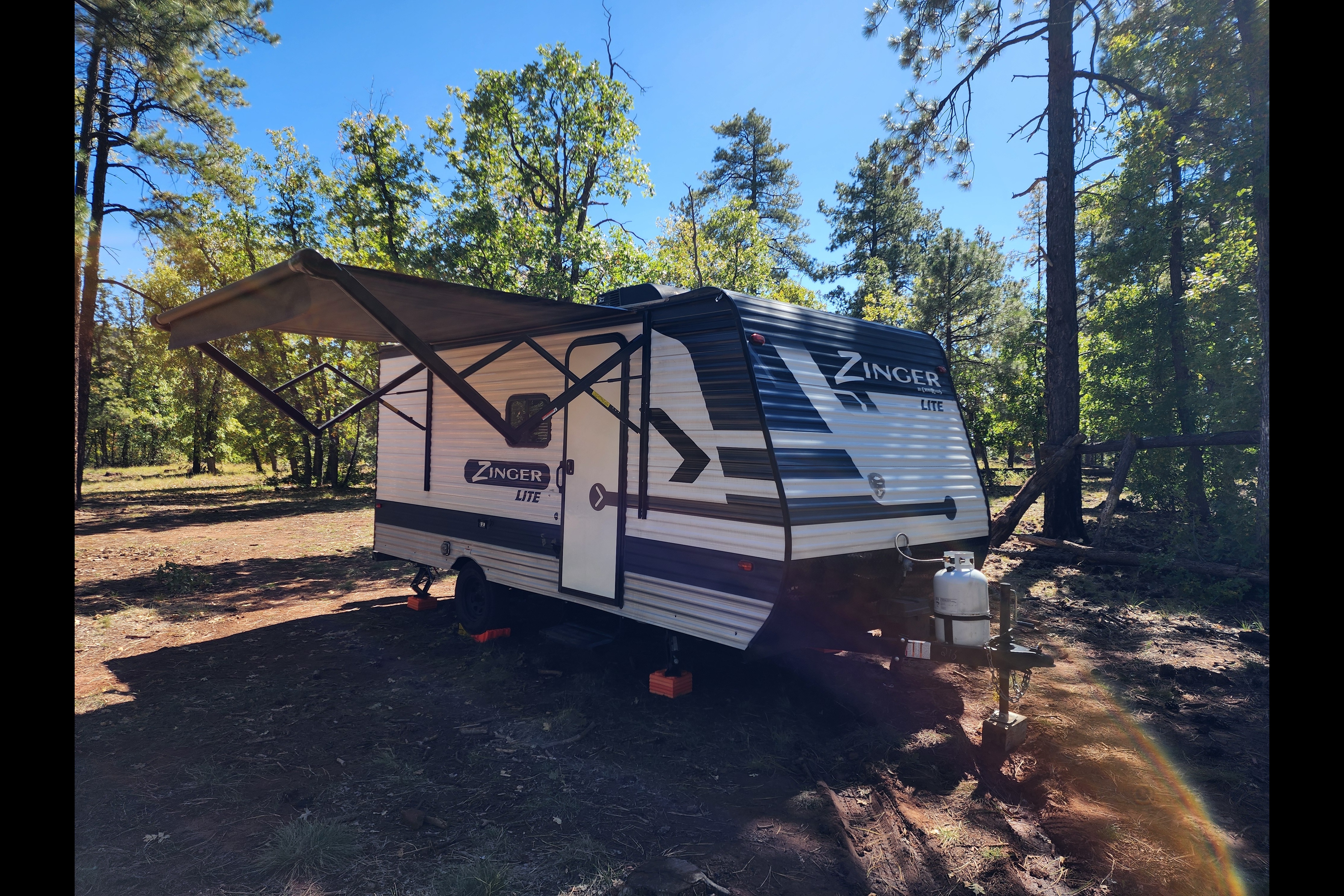 Keystone Zinger Lite 18BH Travel Trailer