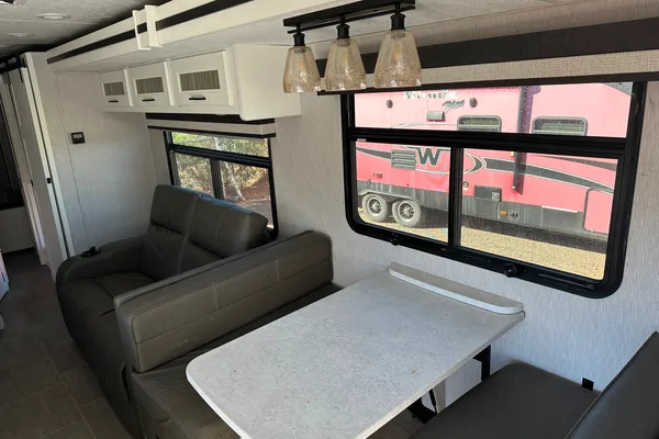 Daniel's 2023 Coachmen Encore 375rb Class A