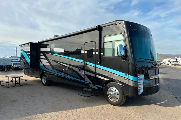 Daniel's 2023 Coachmen Encore 375rb Class A
