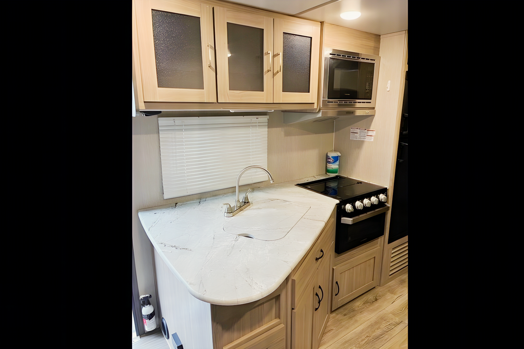 Vitaliy's Coachmen FreedomExpress 257BHS Travel Trailer