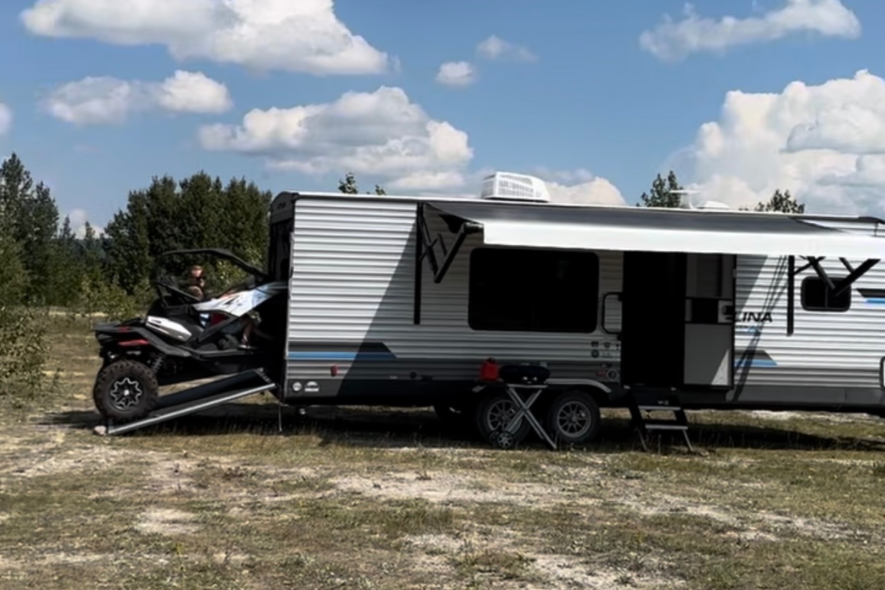 Marcin's Catalina Trail Blazer 26TH Travel Trailers Catalina Trail Blazer 26TH Travel Trailers Toy Hauler