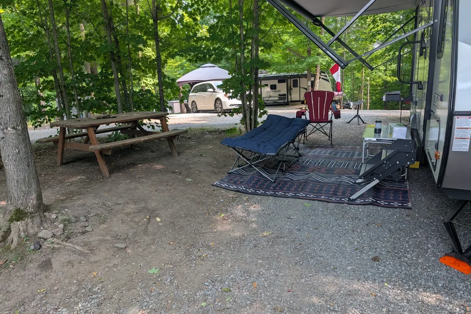 Joe's Coachmen Northern Spirit bijoux Travel Trailer