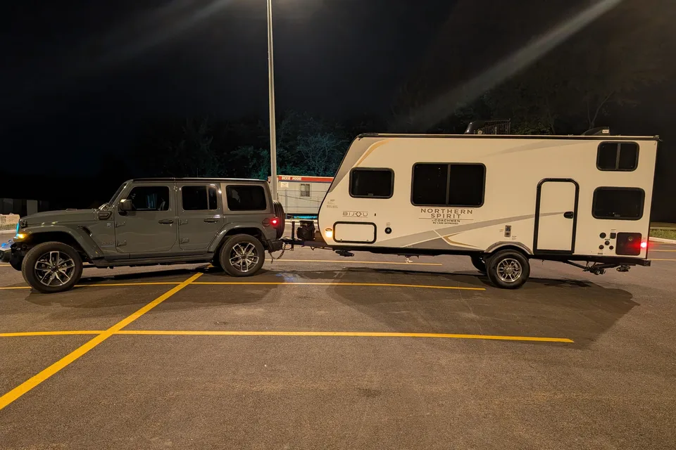 Joe's Coachmen Northern Spirit bijoux Travel Trailer