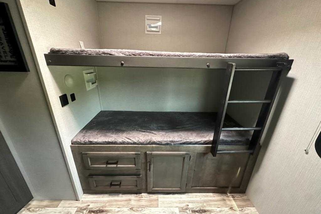 Donald's Venture Sportrek touring edition Travel Trailer