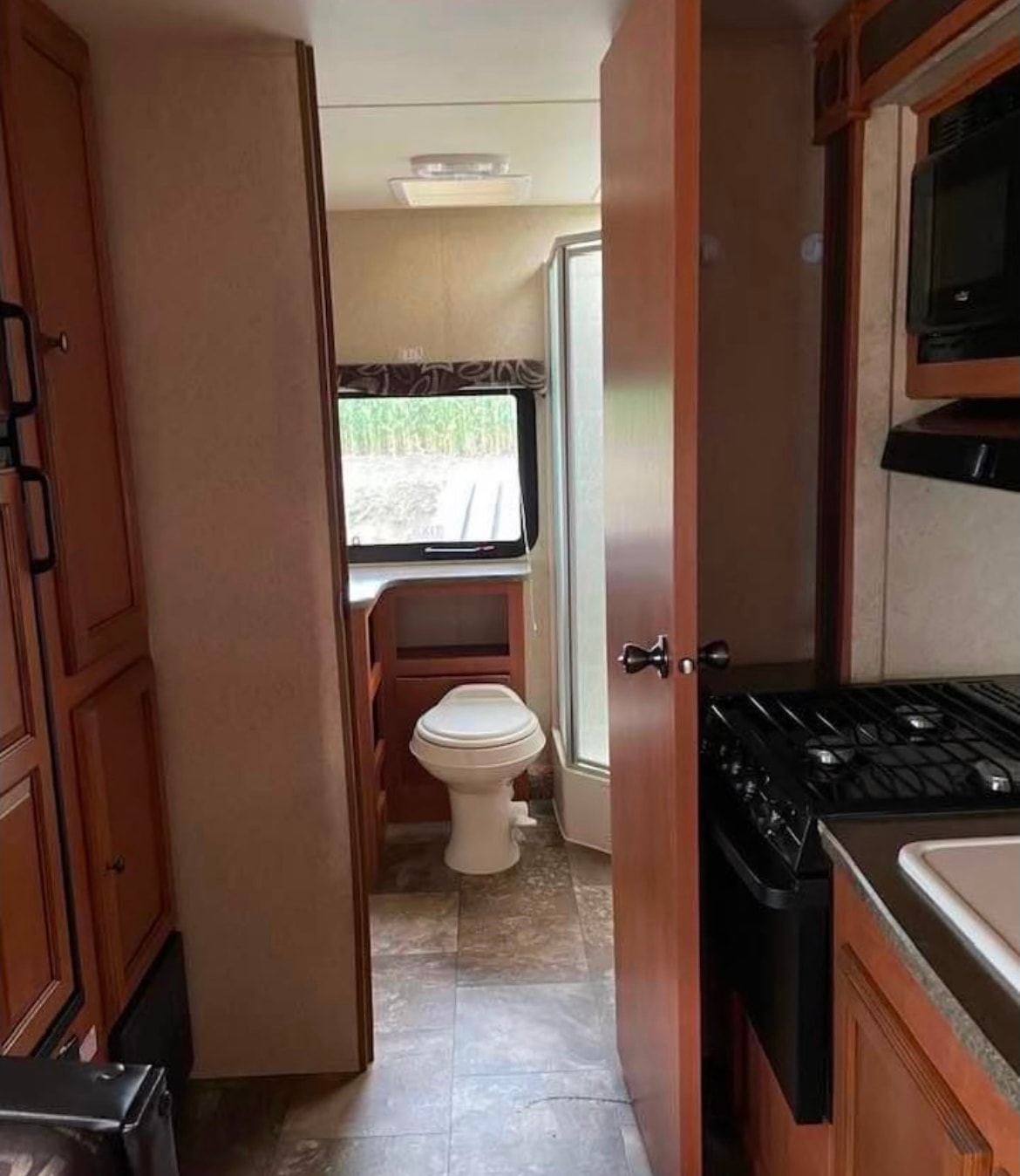 Okanagan Leisure's Gulf Stream Gulfbreeze Travel Trailer
