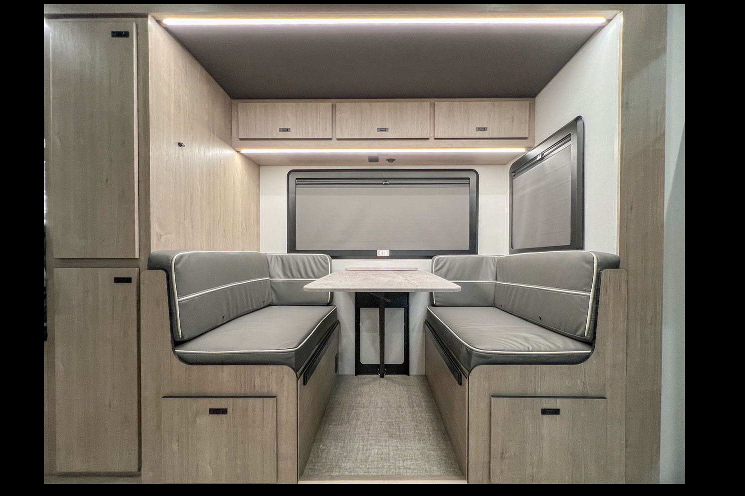 Grand Design Lineage 25FW Class C