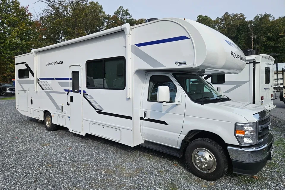 Roadtrip Express!! 2026 Fourwinds Class C 31E