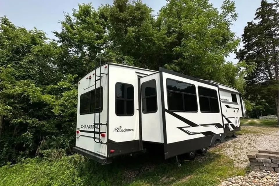 Family Friendly Coachmen Chaparral Fifth Wheel