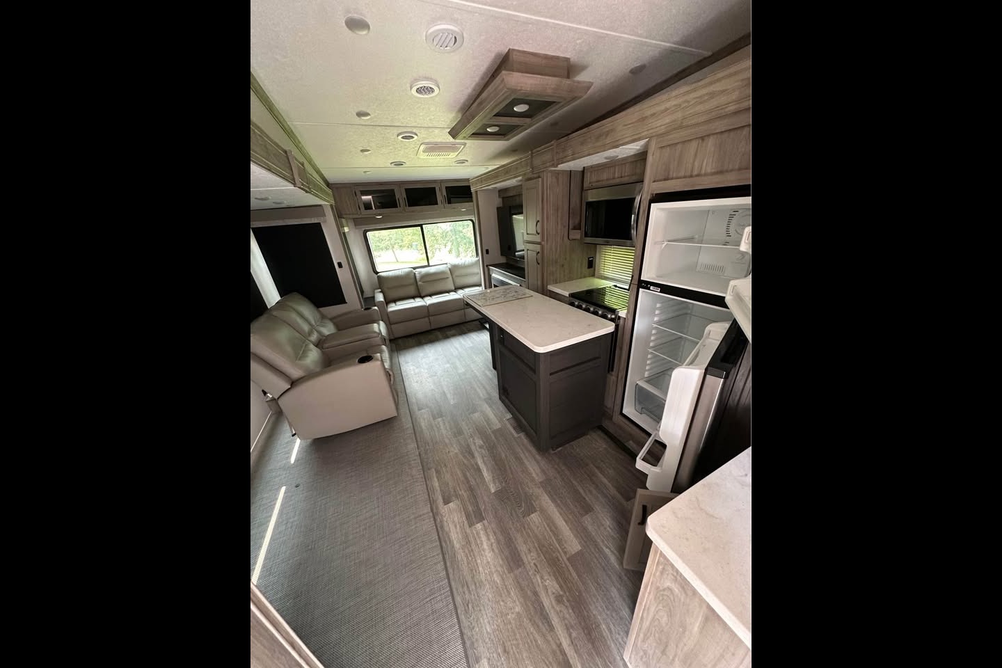 Family Friendly Coachmen Chaparral Fifth Wheel