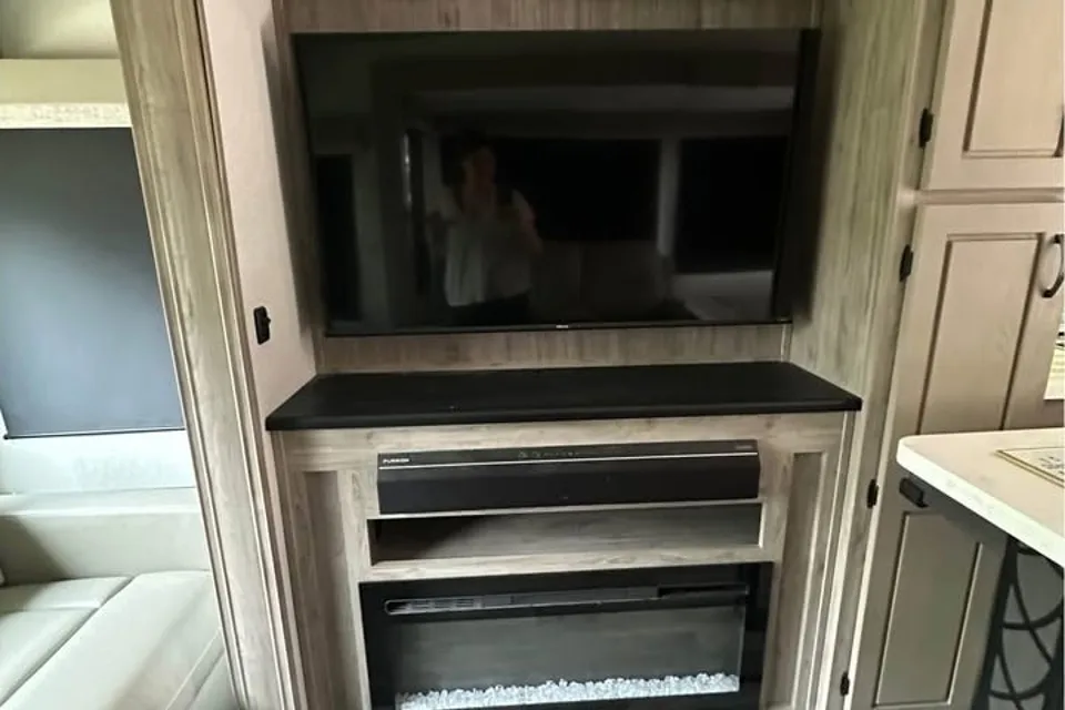 Family Friendly Coachmen Chaparral Fifth Wheel