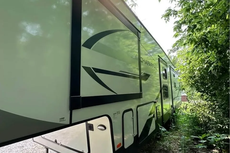 Family Friendly Coachmen Chaparral Fifth Wheel