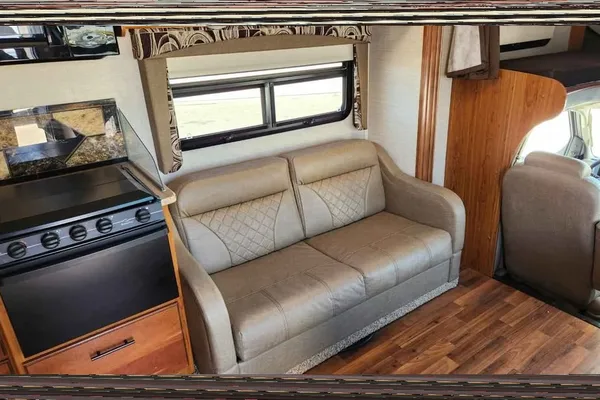 Reddington- Jayco Grey Hawk 31FS Class C
