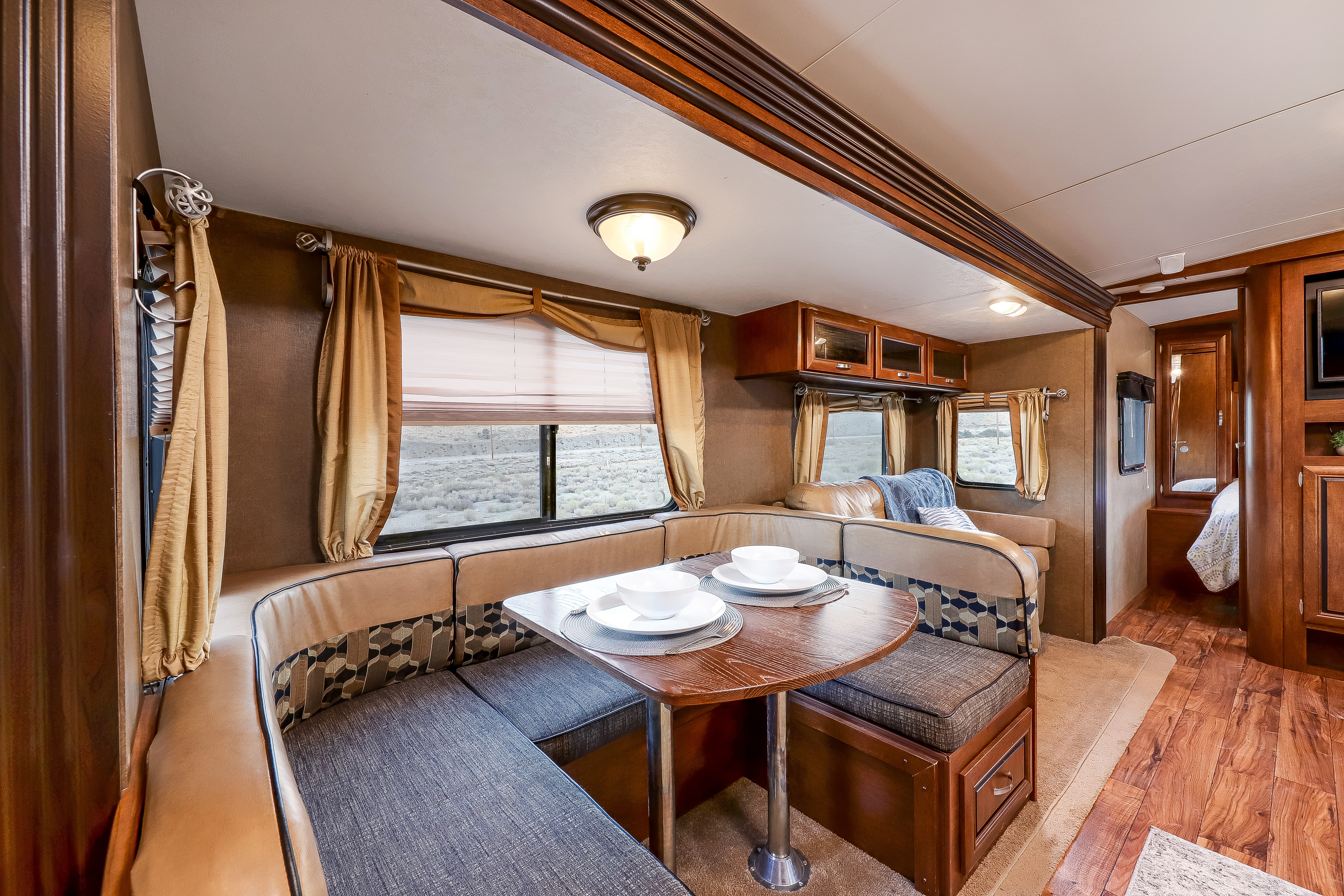 Rv Rentals Way of Life's Forest River Vibe 284BHS Travel Trailer LV1